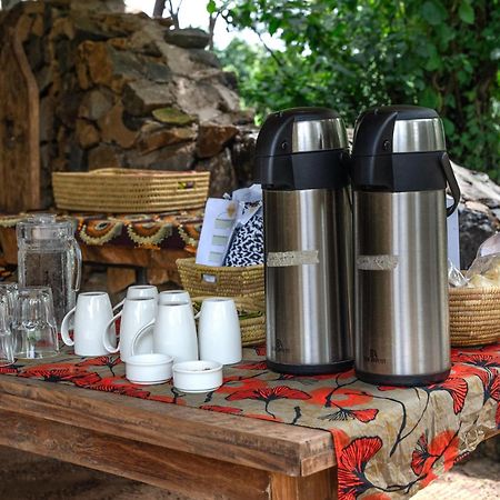 Dolly Farm & River Camp, Luxury Tents Usa River Eksteriør billede