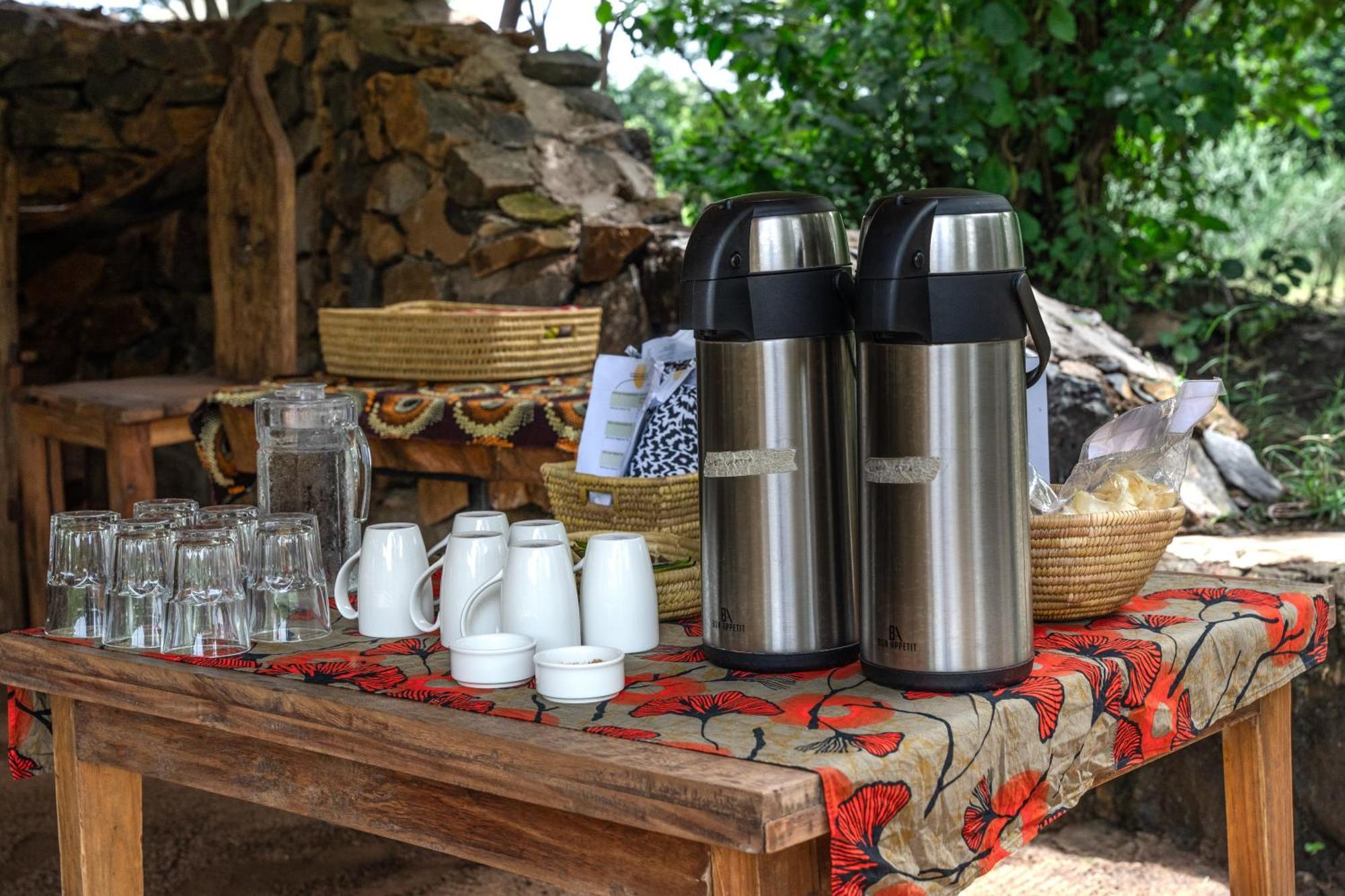 Dolly Farm & River Camp, Luxury Tents Usa River Eksteriør billede