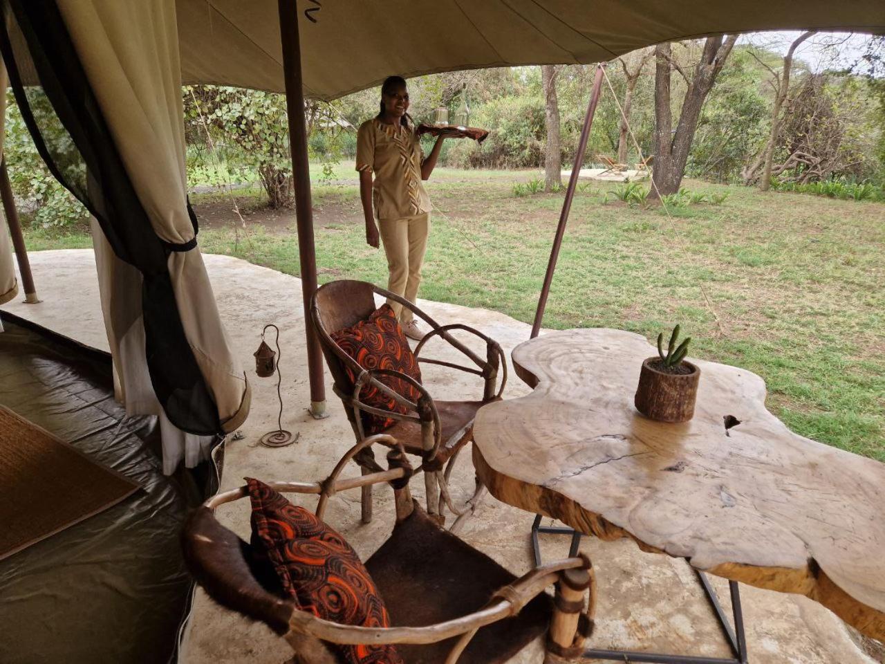 Dolly Farm & River Camp, Luxury Tents Usa River Eksteriør billede