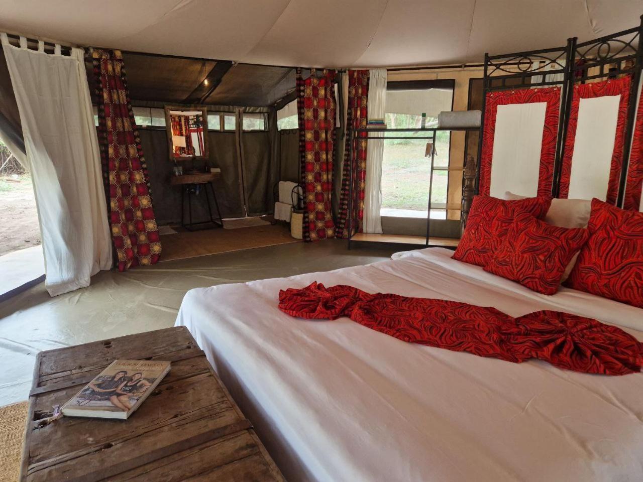 Dolly Farm & River Camp, Luxury Tents Usa River Eksteriør billede