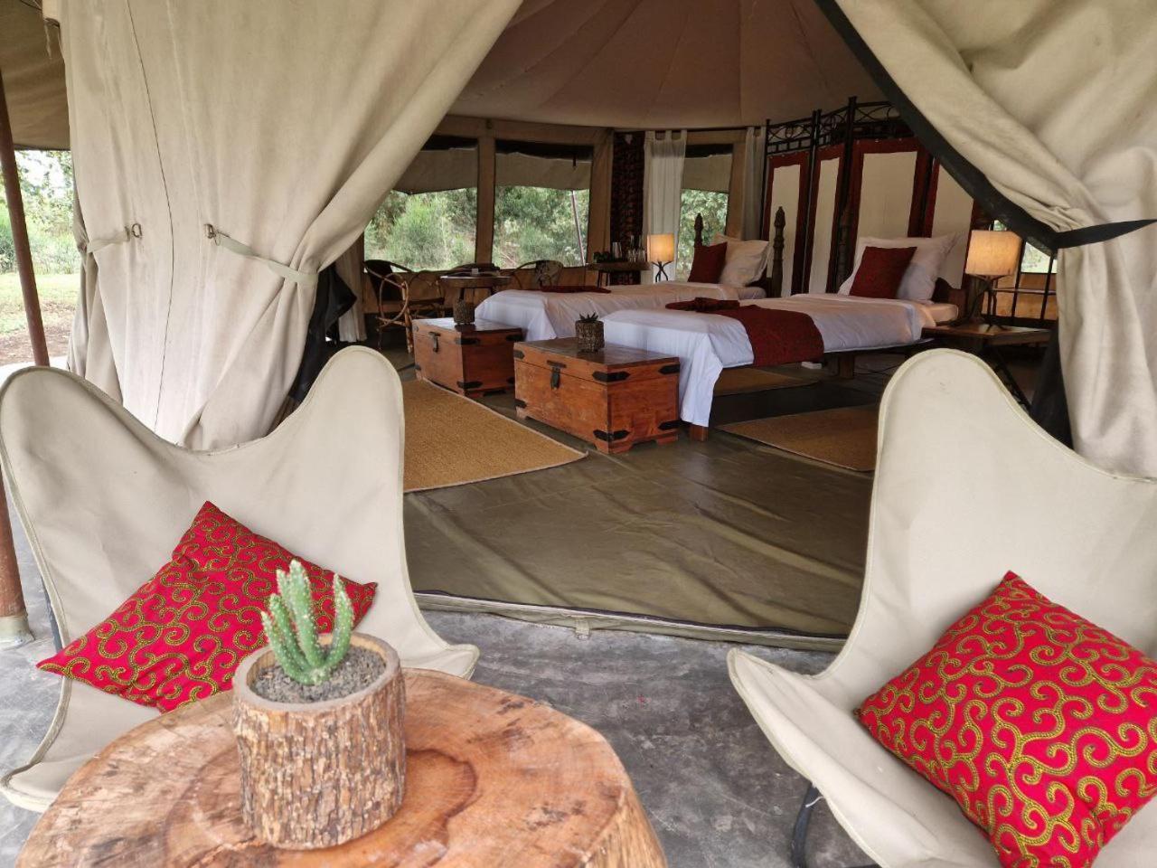 Dolly Farm & River Camp, Luxury Tents Usa River Eksteriør billede