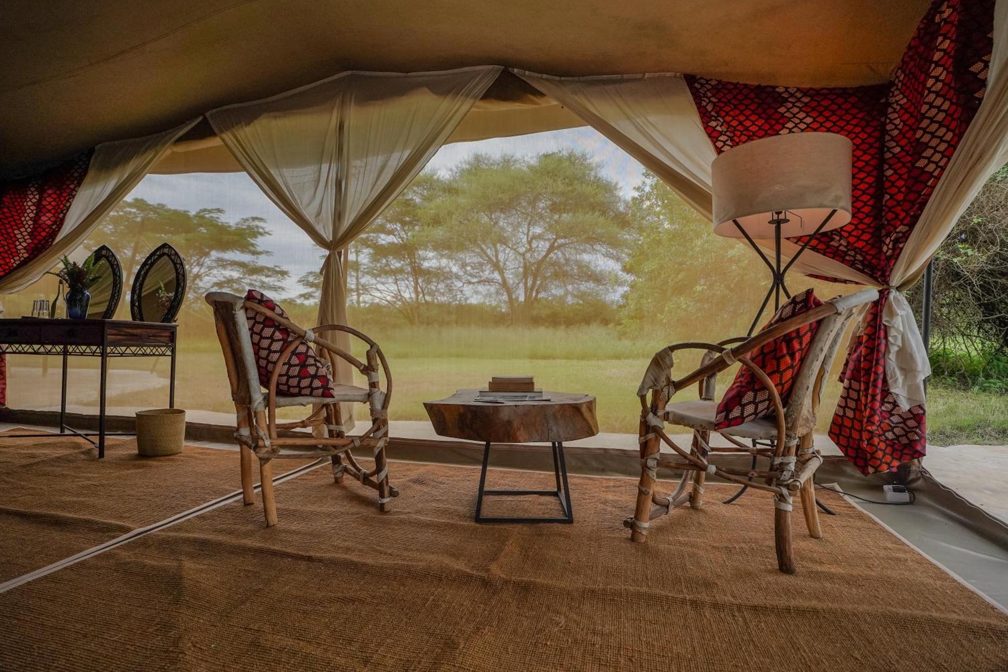 Dolly Farm & River Camp, Luxury Tents Usa River Eksteriør billede